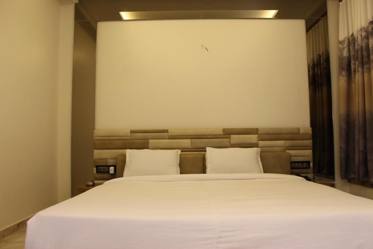 The Heaven Water Park And Resort & Restaurant Virpur Bagian luar foto