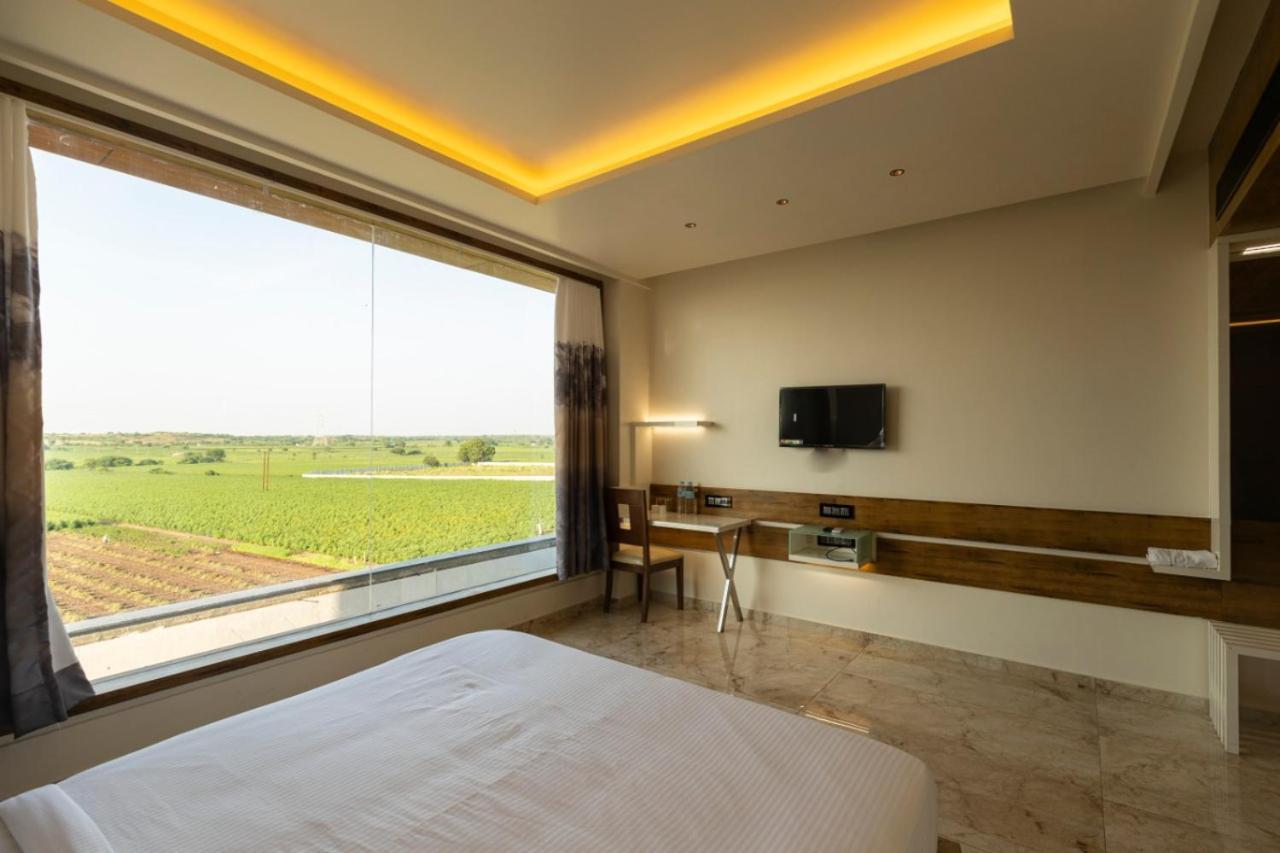 The Heaven Water Park And Resort & Restaurant Virpur Bagian luar foto