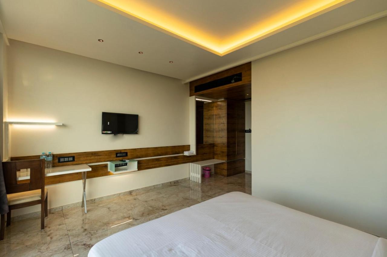 The Heaven Water Park And Resort & Restaurant Virpur Bagian luar foto