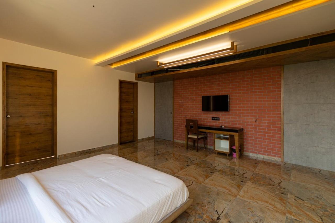 The Heaven Water Park And Resort & Restaurant Virpur Bagian luar foto