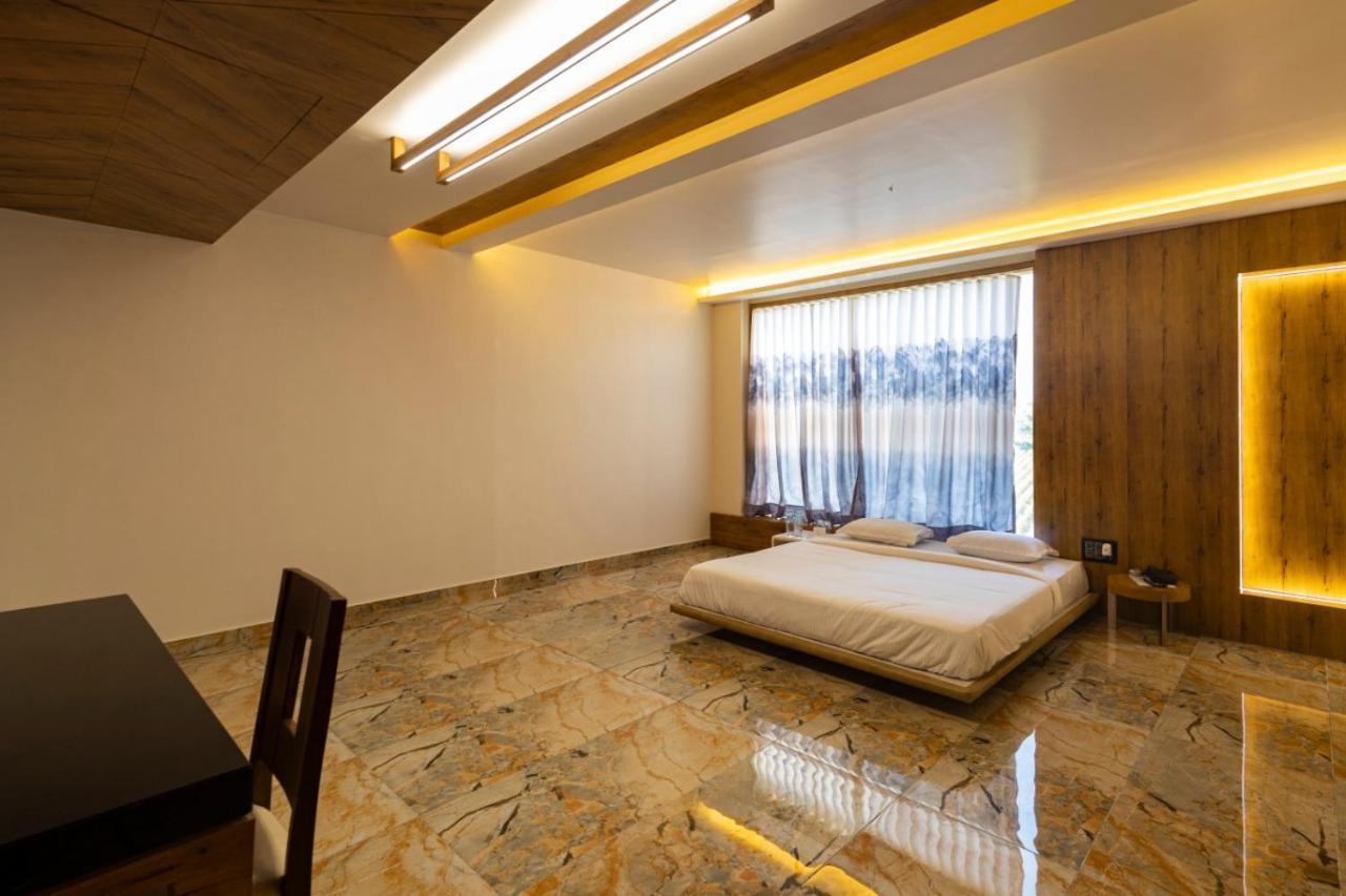 The Heaven Water Park And Resort & Restaurant Virpur Bagian luar foto